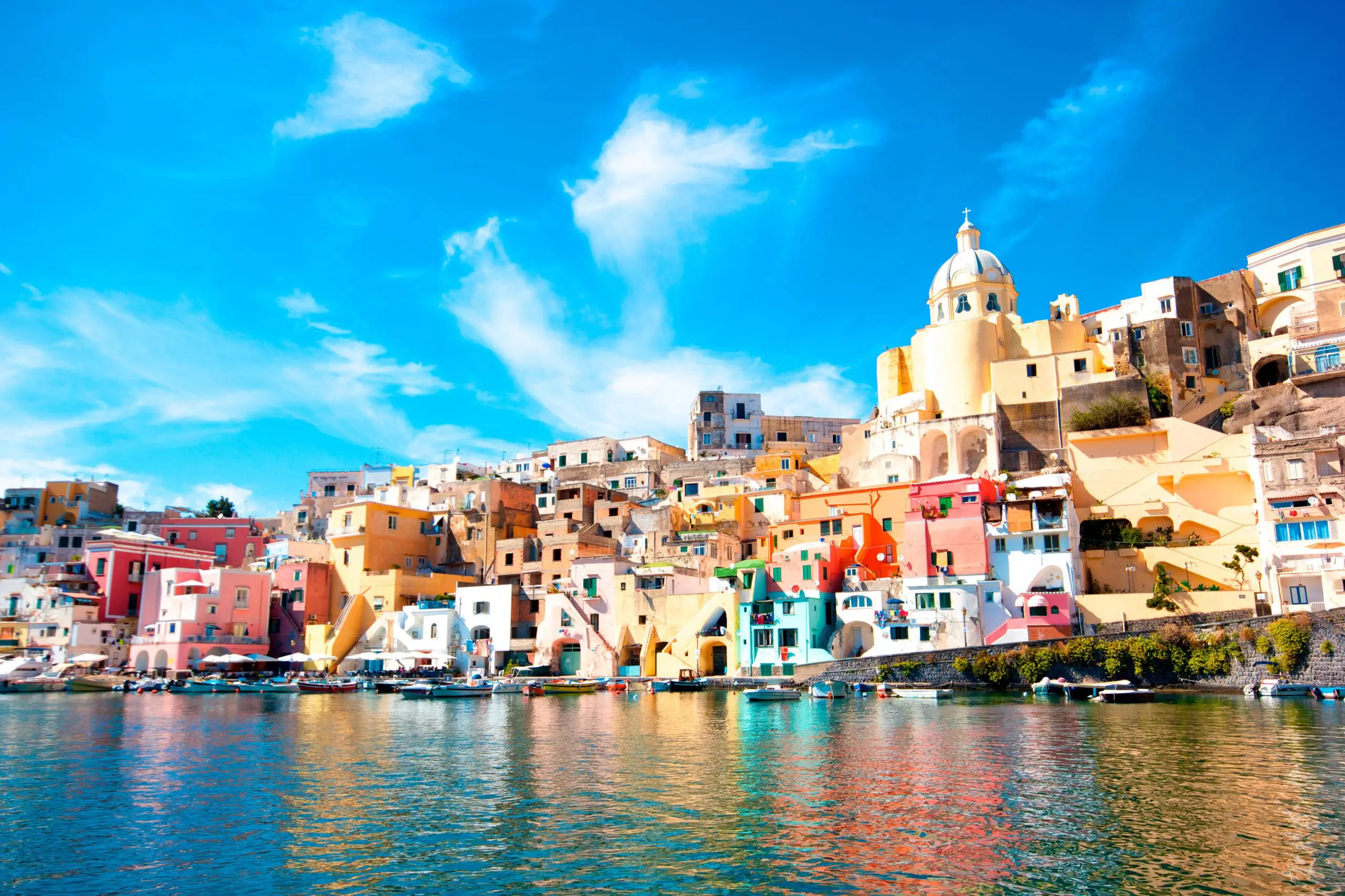 Sailing yacht training near Procida